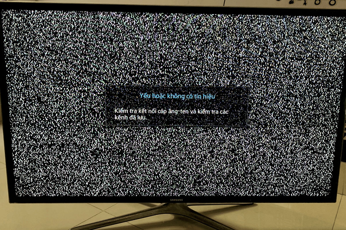 Linh kiện bên trong của một chiếc tivi Samsung hiện đại